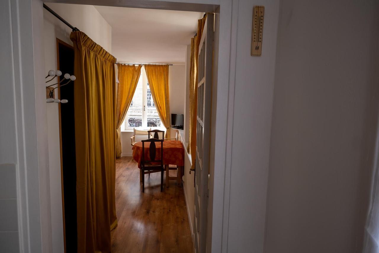 Appartement Place Des Cordeliers Dinan Esterno foto